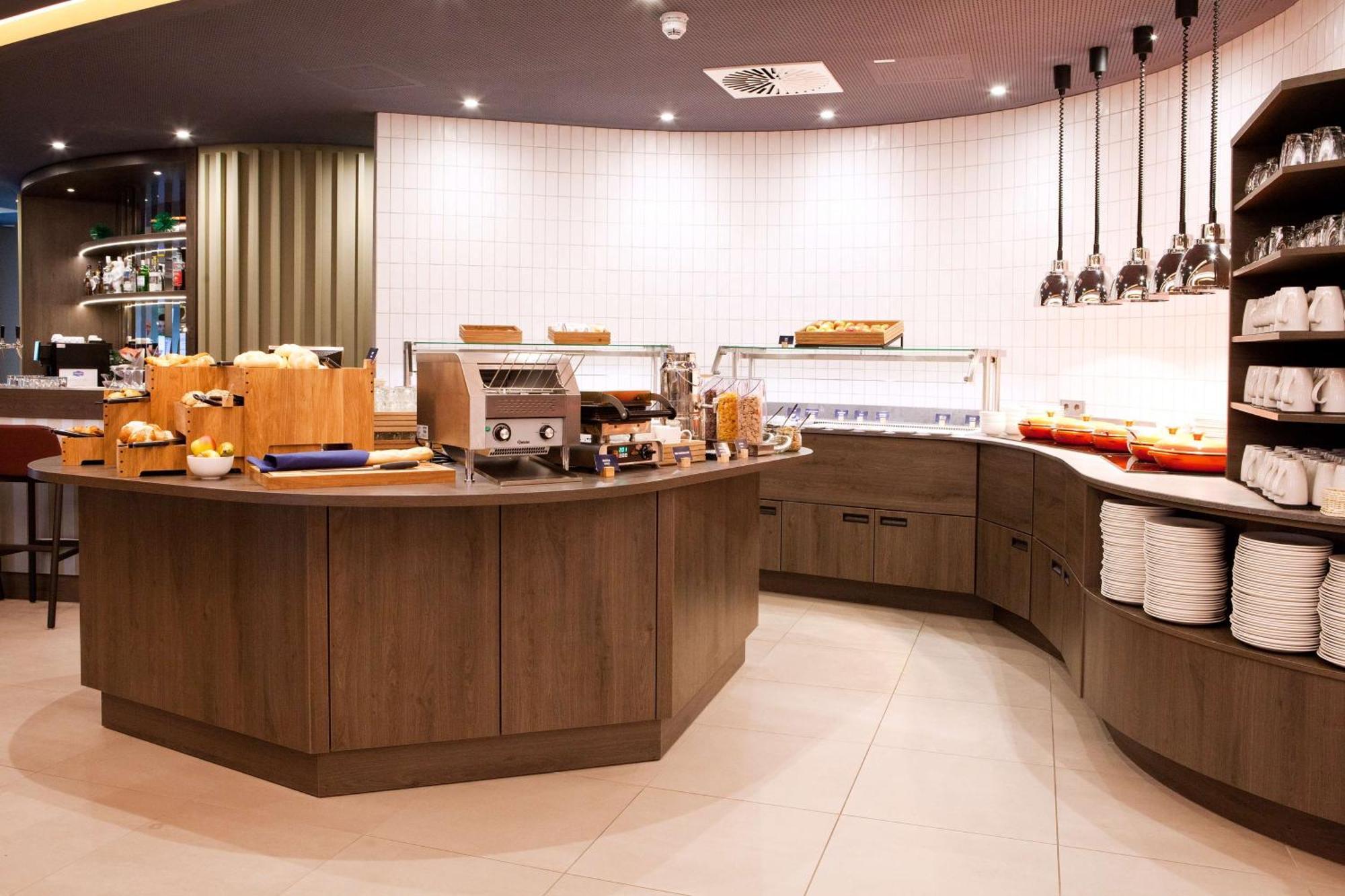 Hotel Hampton By Hilton Ratisbonne Extérieur photo